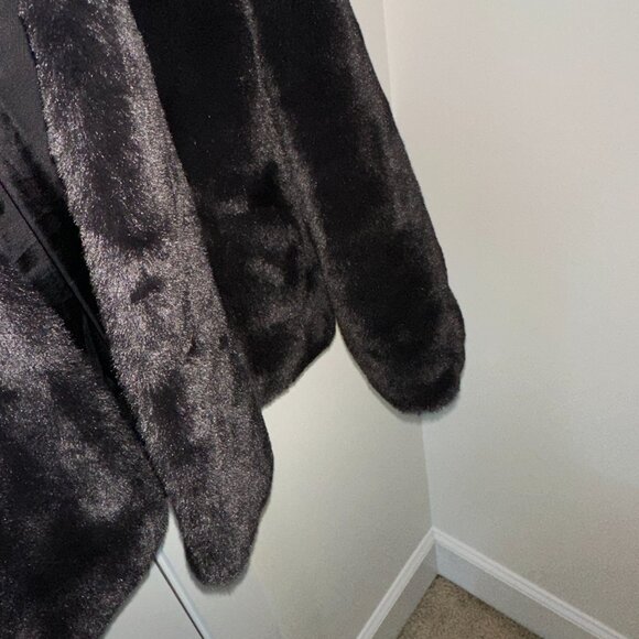 MKT Studio Black Collared Faux Fur Coat - Picture 3 of 7